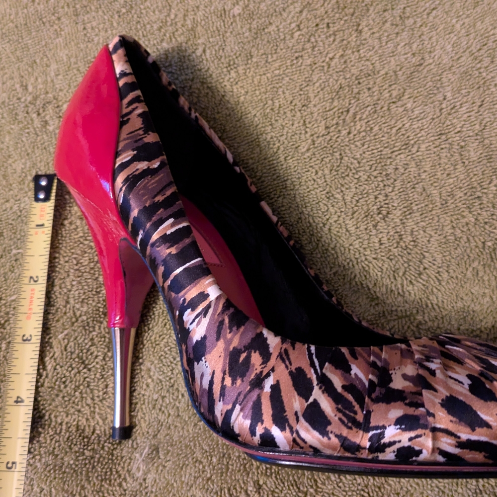 Betsey Johnson Animal Print Heels with Pink Soles - Picture 11 of 11